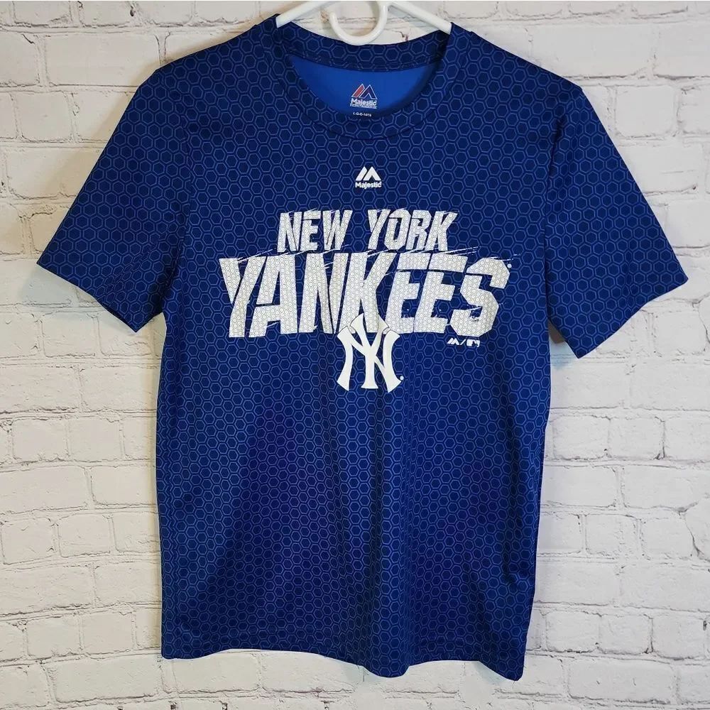 Boy's Majestic "New York Yankees" athletic shirt, size Large (14/16)